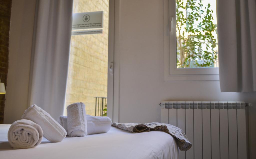 Happy People Plaza Espana Apartments Barcelona Room photo